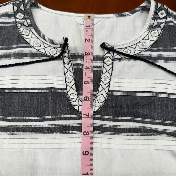 Crown & Ivy Peplum Top Black & White Long Sleeve Aztec Babydoll Women’s Size Med - Picture 8 of 13